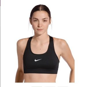 Size Small Nike sports bras (4)